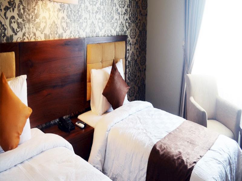 Hotel Safira Magelang Buitenkant foto
