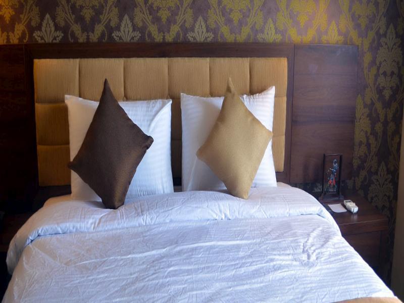 Hotel Safira Magelang Buitenkant foto