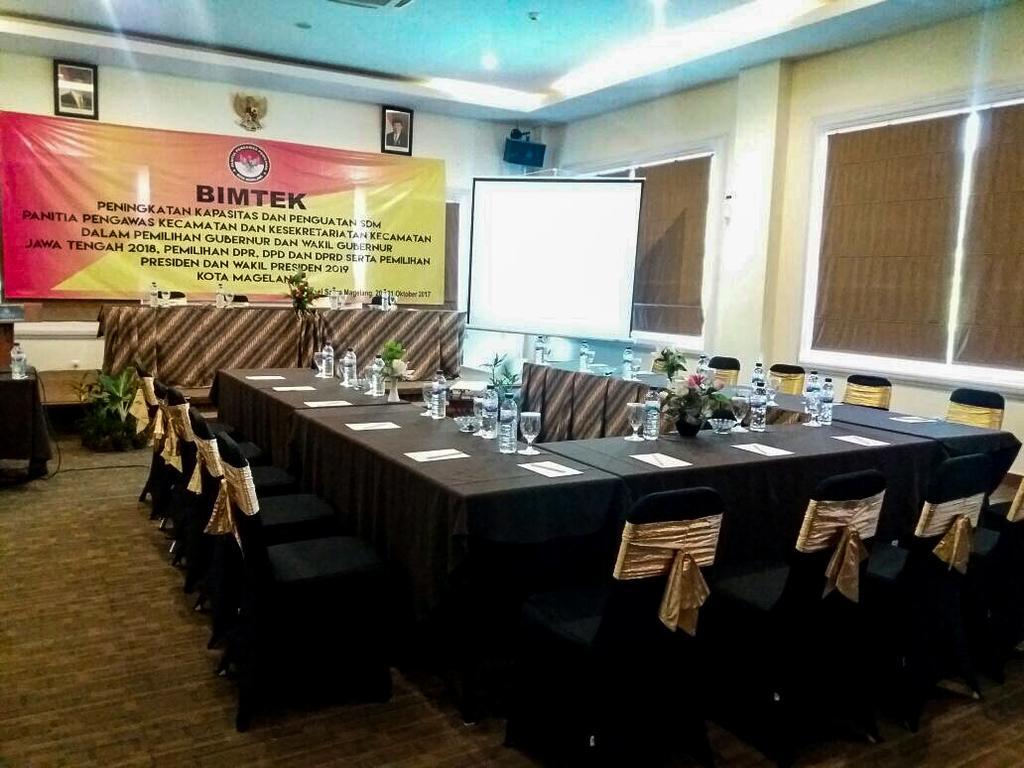 Hotel Safira Magelang Buitenkant foto